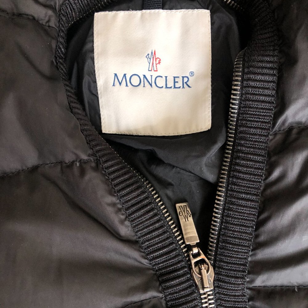 Moncler Long Coat Fur Trim Belted Black and Free Silk Face Mask - Picture 8 of 14